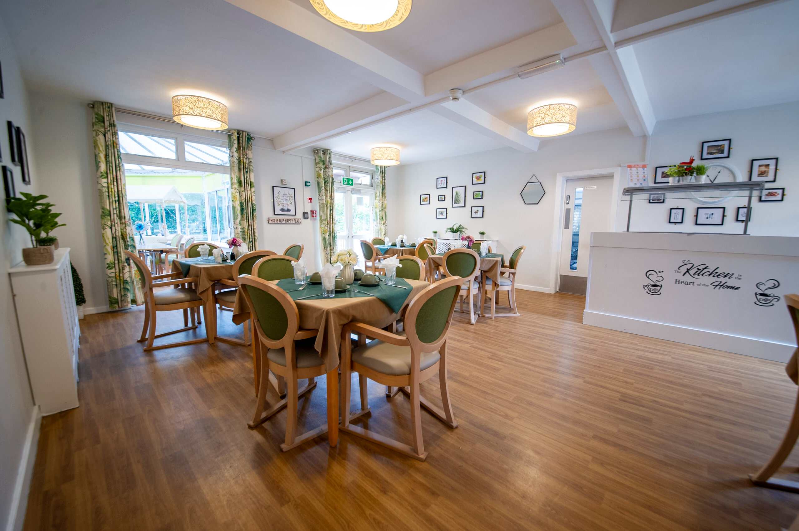 Bryn Dining Area